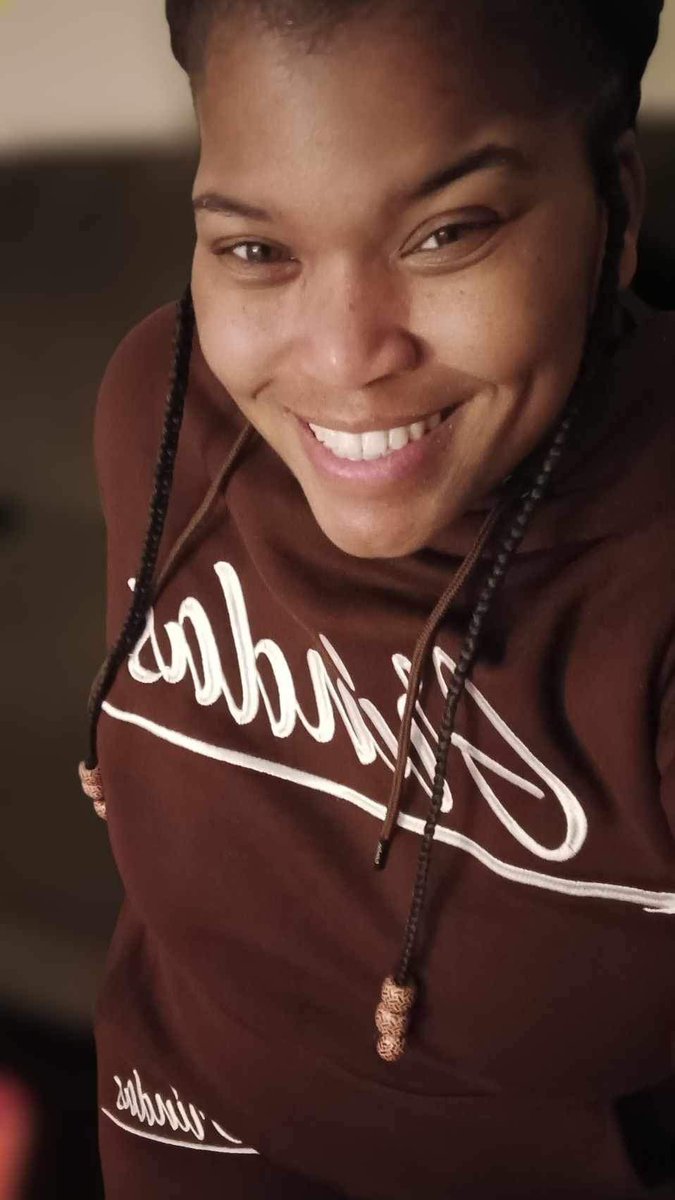GlobalGrindas's tweet photo. Brown symbolizes down-to-earth vibes, warmth, and reliability. Dive into comfort and style with Global Grindas brown sweatsuits, which would be perfect for those who appreciate a simple, yet classy look 🌍✨ https://t.co/Gn7aMXlumO