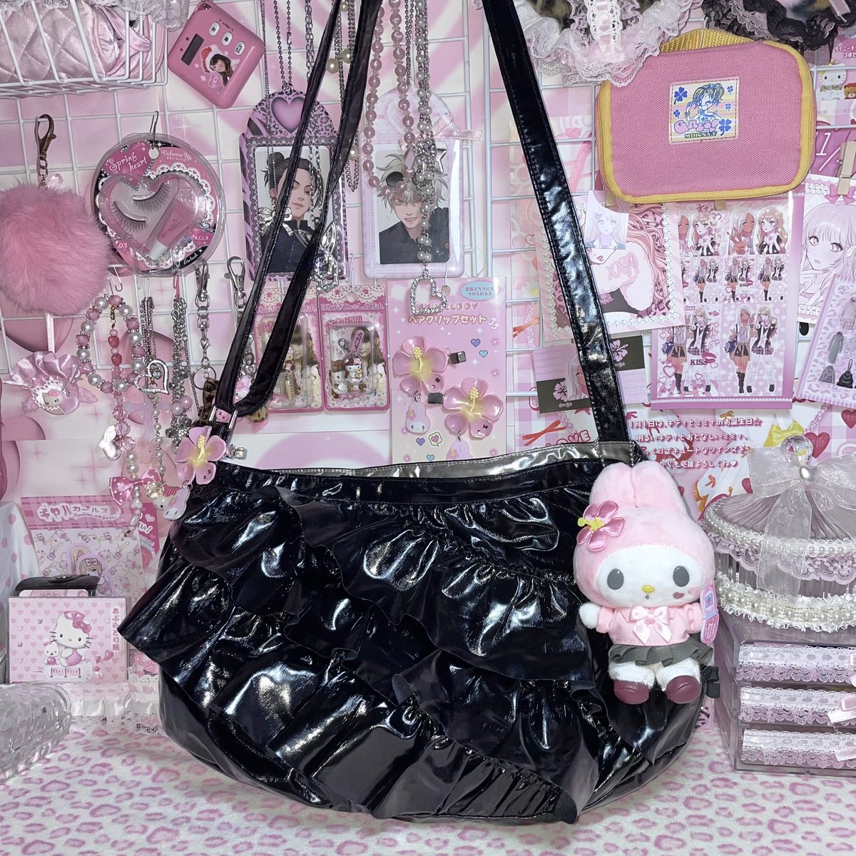 hibiscusg1rl's tweet photo. ⊹ ꒰ఎ กระเป๋าสะพายข้าง ໒꒱ ⊹

♡Price: 100
♡Size:  14.5*9 นิ้ว
♡Details: ตำหนิรูป3นะคะ เป็นหนังเทียมแบบบางนะคะ ˚ ༘♡

เป็นงานมือสองขอคนเข้าใจนะคะ˖ ࣪⊹

#ส่งต่อเสื้อผ้า #ส่งต่อเสื้อผ้ามือสอง #ส่งต่อกระเป๋า #กระเป๋ามือสอง https://t.co/GWV6o1PjlO