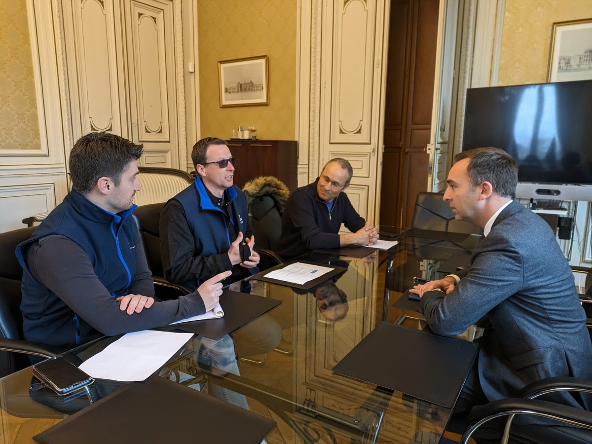 Prefet86's tweet photo. Il n’y a pas d’agriculture sans #eau 💧 | Le Préfet a reçu les représentants de l’association des #irrigants de la #Vienne86 suite à leur mobilisation pour aborder les arrêtés cadres, la nécessaire préservation des filières à forte valeur ajoutée, le protocole #Clain et l’accompagnement des projets individuels de stockage, la vigilance sur les études #HMUC Clain, Creuse et Vienne
