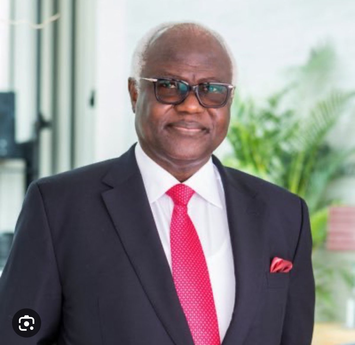 thomasd05987132's tweet photo. APC Privatized Passport, SLPP Privatized ID Cards, drivers license and vehicle license. Where other govt are getting revenues, Sierra Leone Govt is dishing away to wheeler-Dealers for personal benefit. Now the burden is on the people to pay taxes @PresidentBio @ebklegacy https://t.co/qrQNldzw52