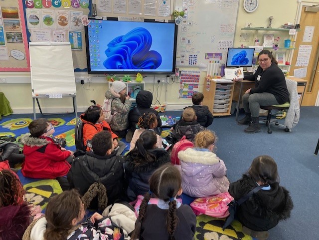 OurLady_Hitchin's tweet image. Elon's mummy came to read Year 1 a story! It was The Tiger Who Came To Tea!  🐅 🍵

#OurLadyCatholicPrimarySchool #SecretReader