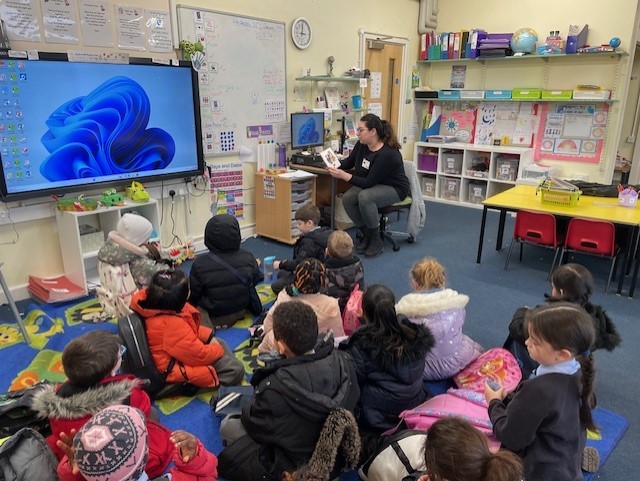 OurLady_Hitchin's tweet image. Elon's mummy came to read Year 1 a story! It was The Tiger Who Came To Tea!  🐅 🍵

#OurLadyCatholicPrimarySchool #SecretReader
