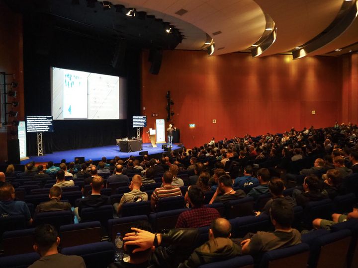 The Dutch PHP Conference 2024 staat bijna voor de deur! 👨‍💻

We organiseren dit jaar alweer de 17e editie van #DPC. Deze keer weer als vanouds in Amsterdam, van 12 tot en met 15 maart in Pathé Noord.

Bekijk het schedule hier ➡️ phpconference.nl/schedule-2024/

#PHP #webdevelopment