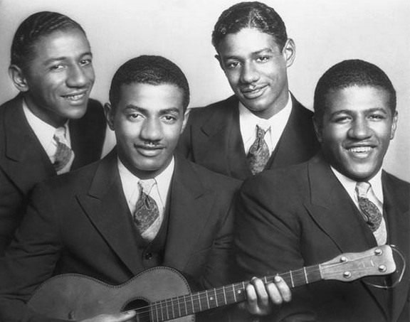 'You Always Hurt The One You Love' 
The Mills Brothers
youtu.be/mS9U75YC-jA?si…