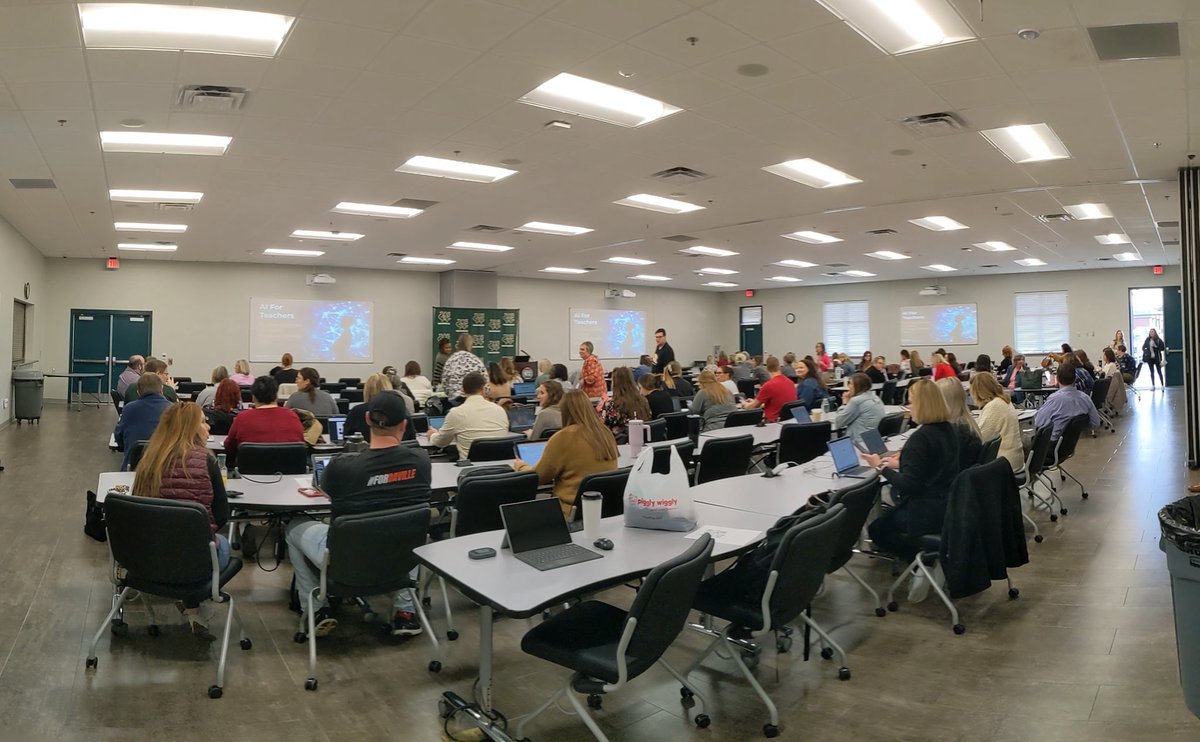 5 minutes until showtime.  Presenting on A.I. or Education at Okefenokee RESA #AI <a href="/fd_RESA/">FDRESA</a> <a href="/okeresa/">Okefenokee RESA</a>