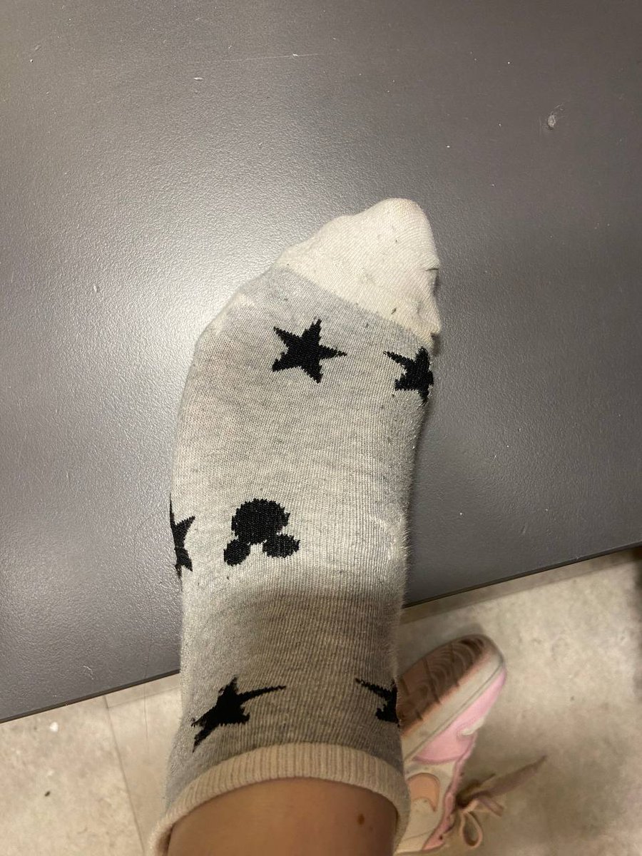 HerrinVik666's tweet photo. Heute mal wieder in Söckchen nach einem anstrengenden Tag. #Socken #Söckchen #socks #Sockenfetisch #Disneysocken #sternchen #herrin #goddess #mistress #femaledomination #femdom #gothherrin #jungherrin #socksfetish https://t.co/LietNfIaBv