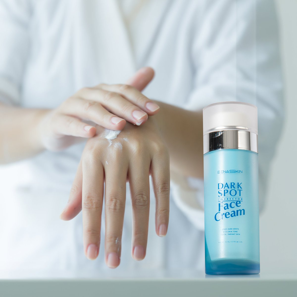 enaskincare's tweet photo. Achieve a lightweight, non-greasy finish with EnaSkin Dark Spot Remover.
Smooth it on effortlessly for a silky, matte feel that absorbs quickly. πΏπ«
Enjoy the benefits without the heaviness!
.
.
.
#correctorcream #skinperfection #tryitnow #darkspotcorrector #evenskintone https://t.co/Lm7jgos62I
