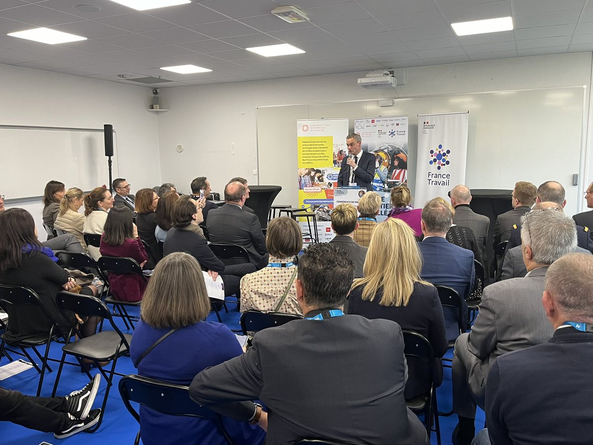 DMARGUERITTE's tweet photo. 🧑🏭C’est une joie et une fierté pour @leCotentin et la @RegionNormandie d’accueillir le lancement de la semaine des métiers du nucléaire à l’#INSTN.
Le Cotentin est le territoire qui créé le plus d’emplois industriels (+33% en 10 ans) devant Nantes, Toulouse etc.
Chez nous, le #nucléaire occupe une place singulière. Nous avons le nucléaire heureux car nous savons ce que nous lui devons. Aussi, nous sommes fiers de participer à la souveraineté énergétique du pays.