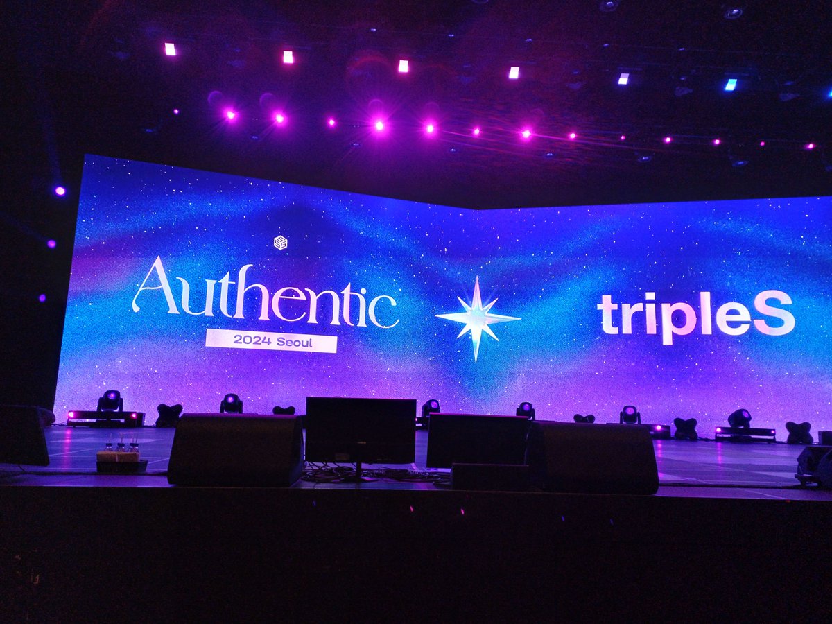 QuicKMaQ's tweet photo. Enjoy to all #Authentic_in_Seoul concertgoers for the next 2 days... #tripleS #AcidAngelfromAsia #Assemble #KrystalEyes #AcidEyes #LOVElution #EVOLution #NXT #Aria 😍 https://t.co/ewF8E5WOA5
