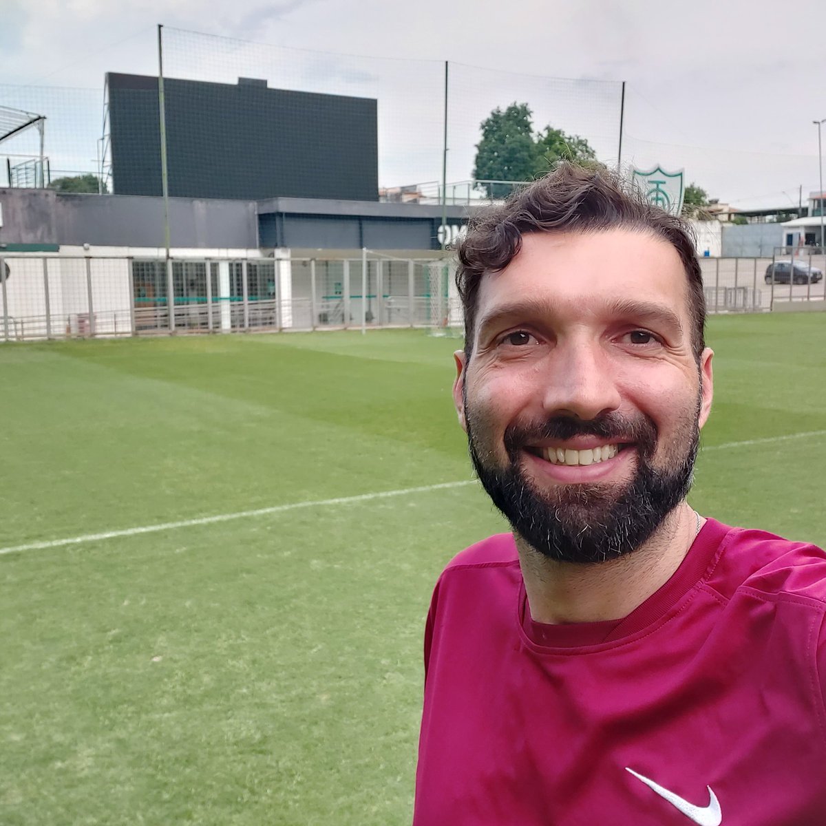 luizmartini18's tweet photo. Se o Corinthians precisar...eu tenho mais de 1,90 e jogo de meia...😁 https://t.co/piEOYHzogf