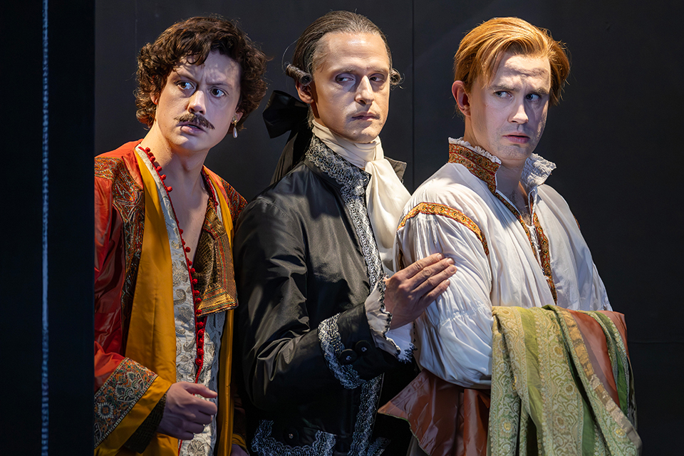 Opera North (@opera_north) on Twitter photo Toi Toi Toi to the #ONCosi team, who open <a href="/GrandTheatreLS1/">Leeds Grand Theatre</a> tonight in Tim Albery's classic Enlightenment era production. Who will end up with who? 🤔💕
More photos » bit.ly/ON-Cosi
📸: <a href="/glossophoto/">James Glossop</a> Toi Toi Toi to the #ONCosi team, who open <a href="/GrandTheatreLS1/">Leeds Grand Theatre</a> tonight in Tim Albery's classic Enlightenment era production. Who will end up with who? 🤔💕
More photos » bit.ly/ON-Cosi
📸: <a href="/glossophoto/">James Glossop</a>