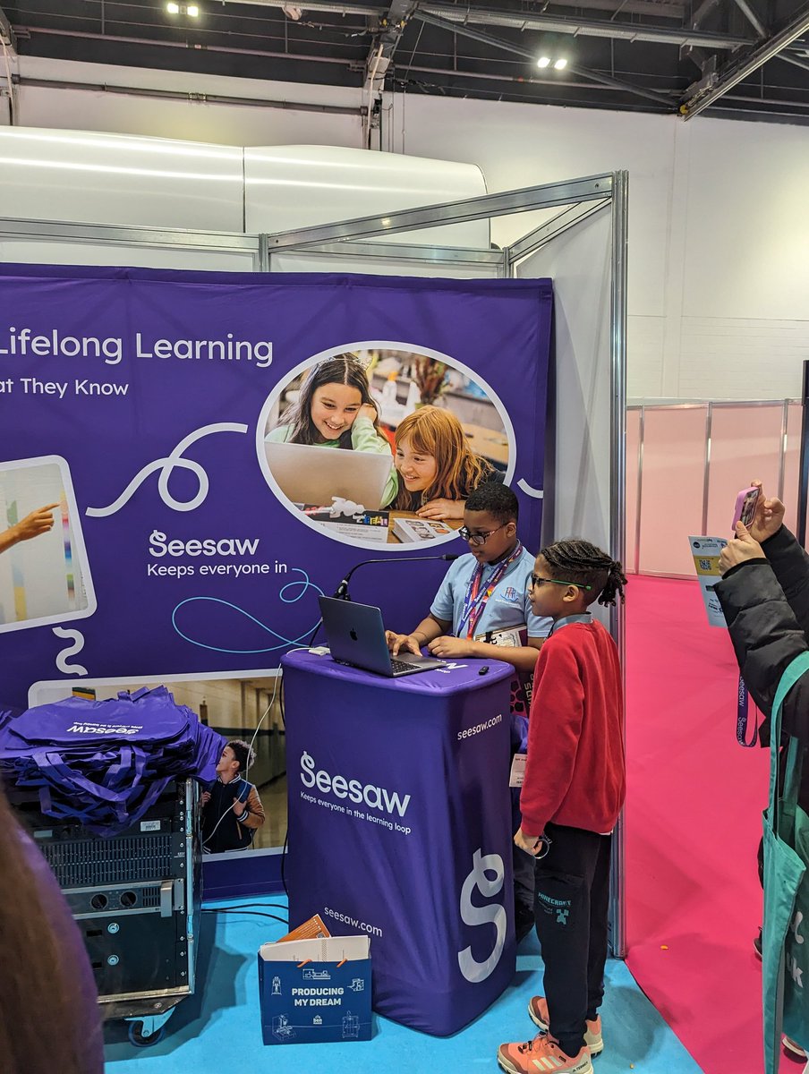 This for me, was one of my best moments @Bett_show. Our @KingsCrossAcad1 #DigitalLeaders sharing their learning on the @Seesaw stand. When they started talking about the framed features and question tool for immediate feedback. Amazing! 🤯🤯 #EdTech #Learningmanagementsystem