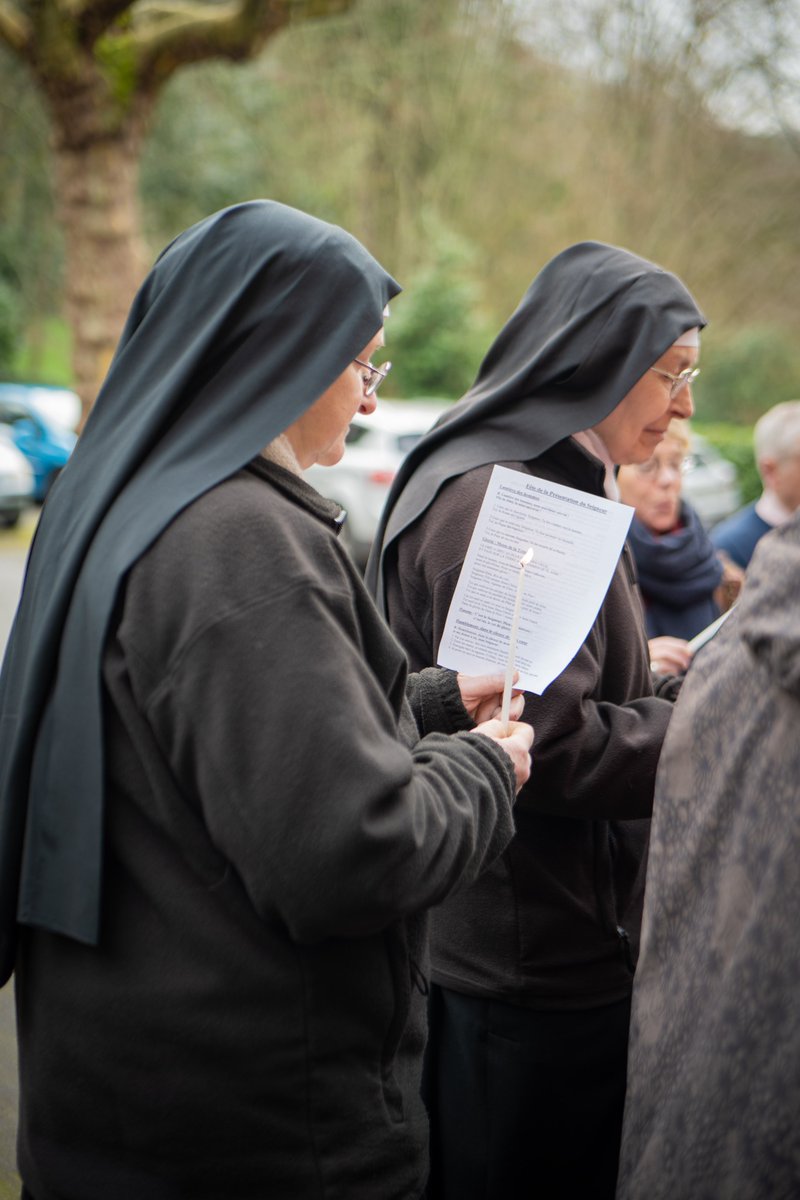CorrezeCatho's tweet photo. 🕯 #Chandeleur : les consacrés de notre diocèse se sont retrouvés aujourd'hui autour de l'évêque aux Grottes de Saint-Antoine 🙏 https://t.co/jRZ6ncLCow