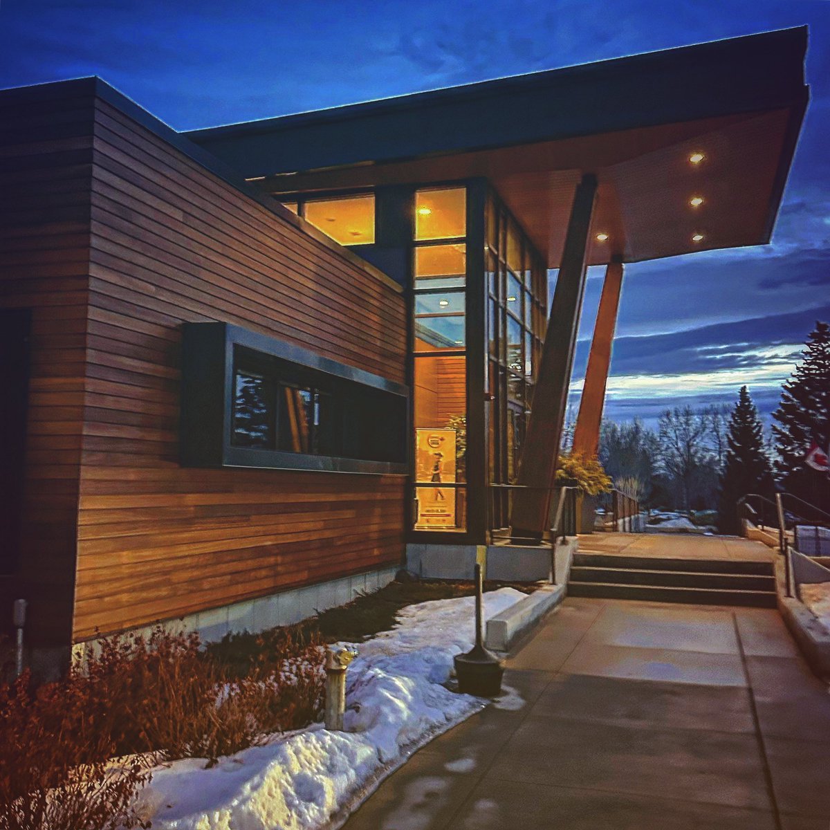 Travis Robertson | He/Him/His ✌️ (@travisrobertson) on Twitter photo Lovely evening at <a href="/ata_csl/">ATA Council for School Leadership</a>’s LeadMeet yesterday evening.
……will definitely be back to <a href="/EarlGreyGolf/">Earl Grey Golf Club</a> for the next 🥝🇳🇿 rendition in April.
Now, to maybe give uLead a try, too?! 🤔
Thanks <a href="/mrslindsayavv/">Dr. Lindsay Avramovic</a> & team for organizing! Incredible & inspiring conversations. #WeAreATA 🍎 Lovely evening at <a href="/ata_csl/">ATA Council for School Leadership</a>’s LeadMeet yesterday evening.
……will definitely be back to <a href="/EarlGreyGolf/">Earl Grey Golf Club</a> for the next 🥝🇳🇿 rendition in April.
Now, to maybe give uLead a try, too?! 🤔
Thanks <a href="/mrslindsayavv/">Dr. Lindsay Avramovic</a> & team for organizing! Incredible & inspiring conversations. #WeAreATA 🍎
