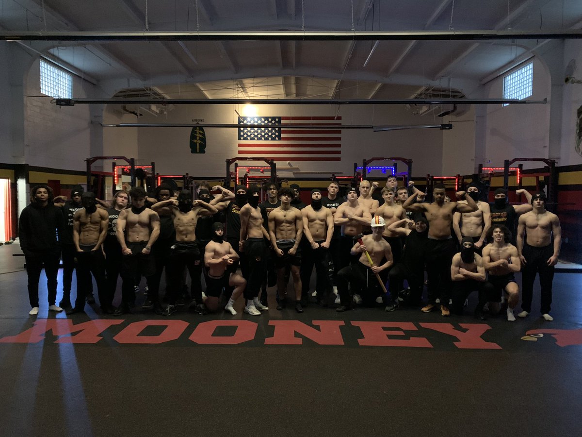 Flex Friday! Southside TOUGH!! #MenofMooney #MenofSteel