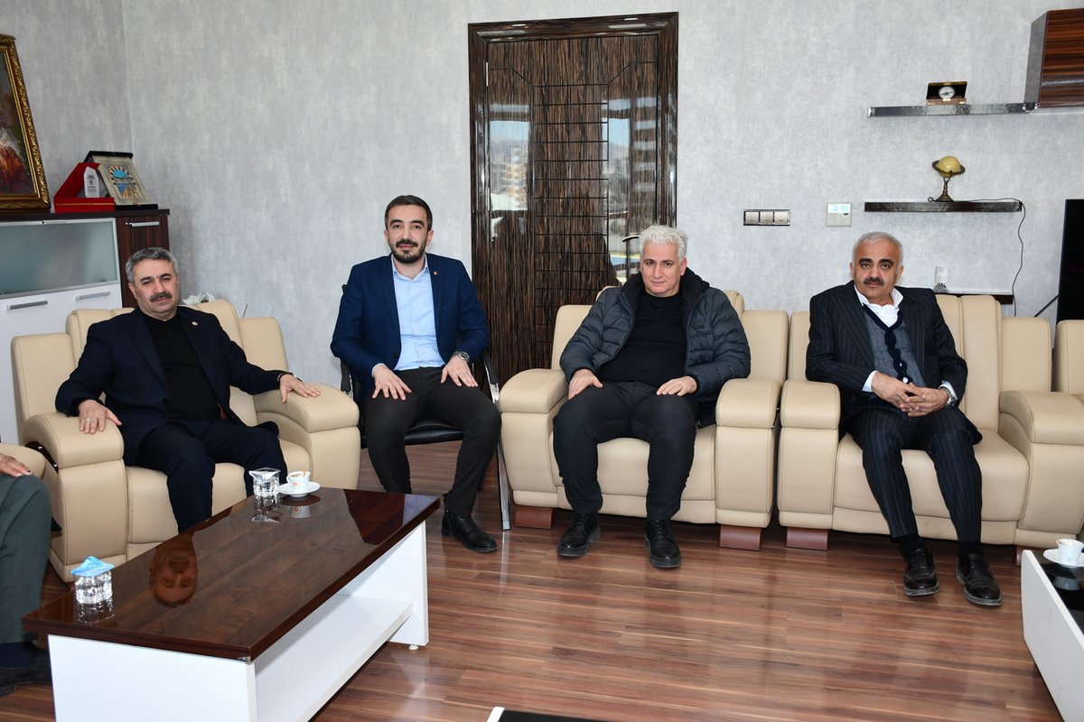 adiyamantso's tweet photo. AK Parti Adıyaman Milletvekili @Mustafaalkayis Belediye başkan adayı @ziya_polat İl Başkanı @e_ebulucu Gençlik Kol. Baş @mevlutkustepe
ve partili heyetle ATSO Başkanı @MehmetTorunoglu nu ve Yönetim Kurulunu ziyaret etti. 
@Mahmut_Arss @TOBBiletisim @fatihcoskun_ @Akpartiadiyaman https://t.co/uP8f3eb4oK