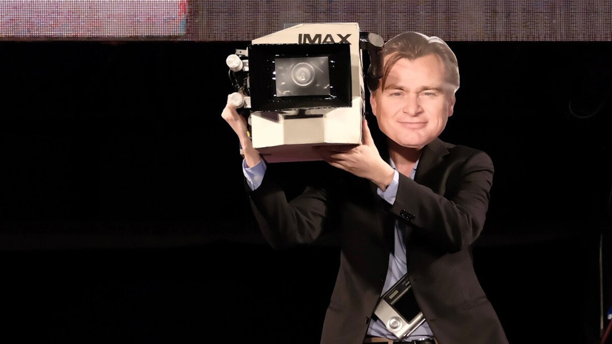 clubnolan's tweet photo. someone went as nolan holding an imax camera at tokyo comic con cosplay championship 😂 https://t.co/YlkK6dWDm4