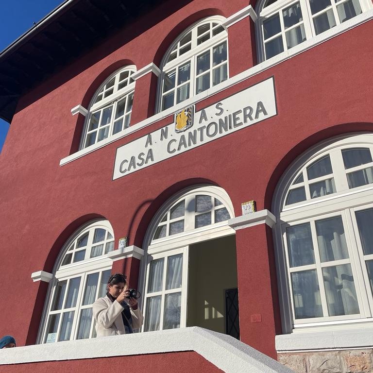 StradeAnas's tweet photo. 📍Limone Piemonte #SS45 bis
📸 Consegnata questa mattina una parte dei locali della Casa Cantoniera alla #CroceBianca al fine di utilizzarli per attività di servizi pubblici e sociali ed altri servizi del Comune.
#Anas https://t.co/8iCrY6C80H