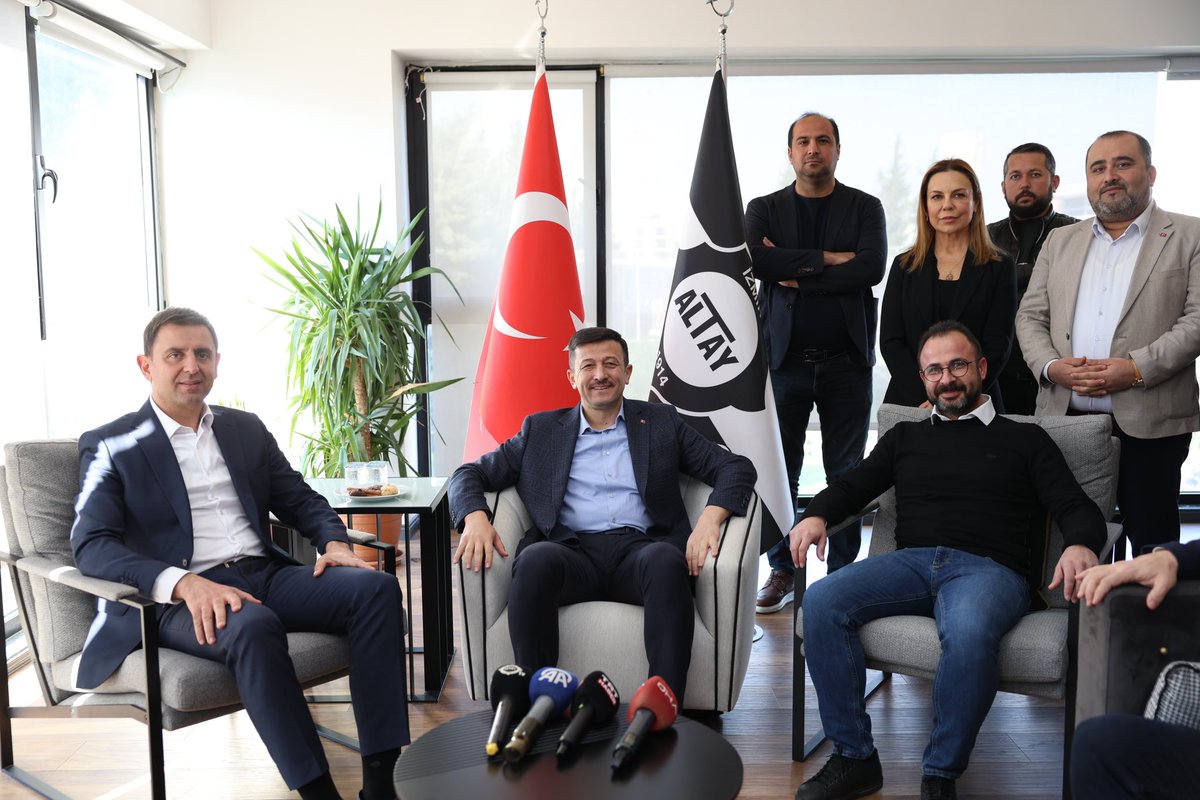 avhamzadag's tweet photo. “Altay Spor Kulübünde tanıdığım gençlik iftihara şayandır. Bu gençlik müvacehesinde istikbalin kuvveti ve saadeti en bariz görülmektedir.’’ 

Gazi Mustafa Kemal Atatürk’ün iltifatını alan Altay sporu ziyaret ettik.

Maziden atiye 🏆🏅 https://t.co/lQyuPjH6Nn