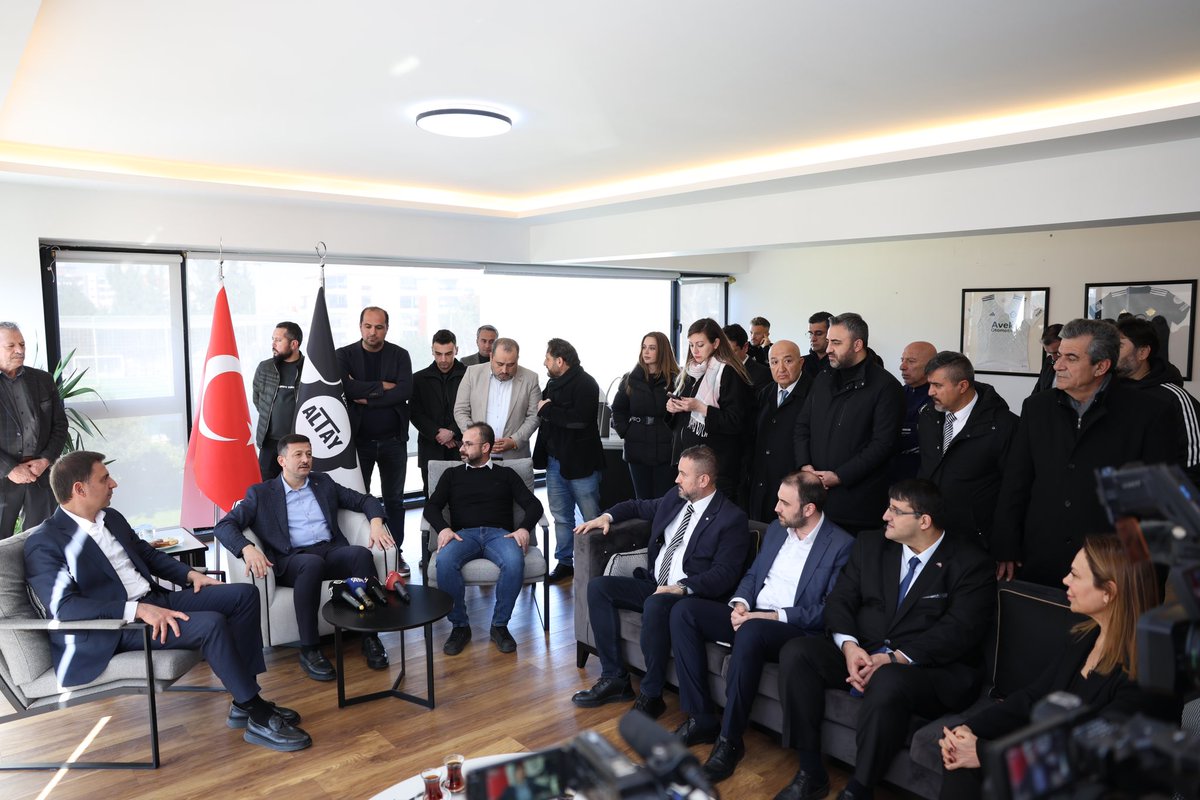 avhamzadag's tweet photo. “Altay Spor Kulübünde tanıdığım gençlik iftihara şayandır. Bu gençlik müvacehesinde istikbalin kuvveti ve saadeti en bariz görülmektedir.’’ 

Gazi Mustafa Kemal Atatürk’ün iltifatını alan Altay sporu ziyaret ettik.

Maziden atiye 🏆🏅 https://t.co/lQyuPjH6Nn