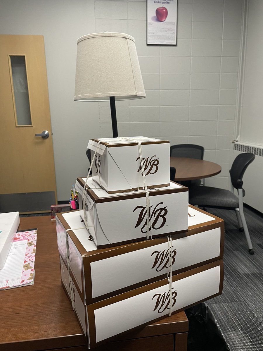 Starting off the weekend right with some treats for my D45 peeps🎉#webersbakery