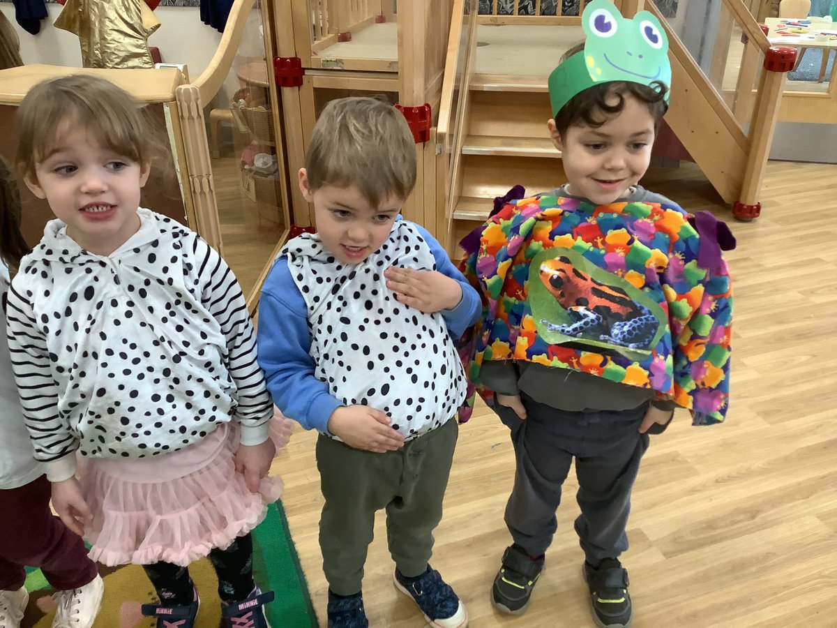 RobsackN's tweet photo. 🔢 A fantastic Number Day at school! 🎉 The children had a great time discovering numbers in their friends' outfits. @R_S_Wood https://t.co/vfPqQg6YXM