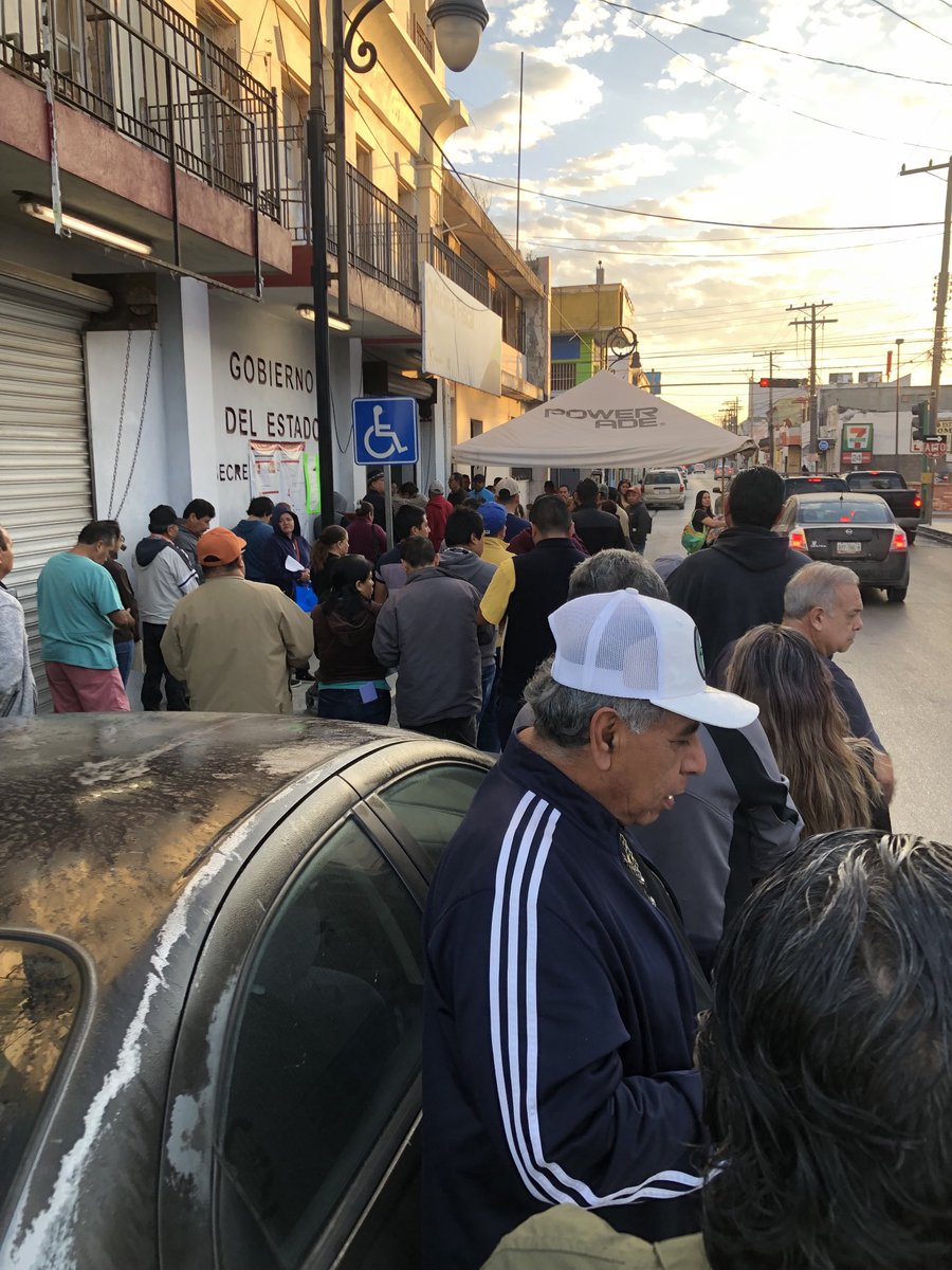 delagw's tweet photo. Ya haciendo fila en la Fiscal#matamoros; para todo trámite hay que hacer filas largas https://t.co/jk2kPqD3c1