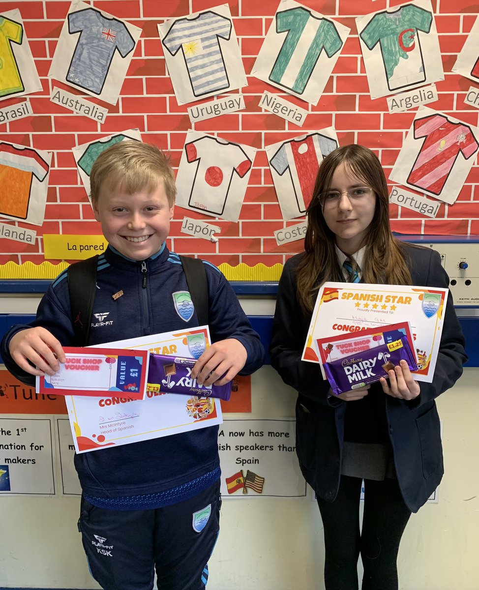 malonelanguages's tweet image. Well done to our Winter Spanish Stars 🇪🇸🌟 Y8 Katie, Y9 Khyran &amp;amp; Maja, Y10 Maisyn &amp;amp; Ali and Y11 Bob, 4 of whom achieved 99 or 100% in their exam 👏🤩