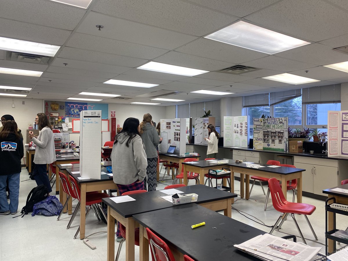 hblangstein's tweet photo. Congrats to our @AnnandaleAtoms scientists who competed at our #AtomNation Science Fair! 19 were selected to advance to the regional level. Kudos ππΌ to all the students and teachers on their hard work and dedication. π§ͺ #AHSscience https://t.co/M3lVeDAod7