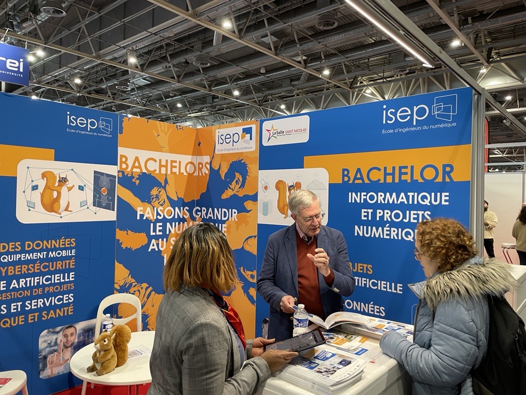 ISEP's tweet photo. ‼️Jour J‼️

Ça ne désemplit pas sur notre stand depuis ce matin au Salon l'Etudiant à la Porte de Versailles, dès aujourd'hui et jusqu'au 4 février 2024, venez nous retrouver : Stand I1 et I2 ! 👈

#Isep #gameChangers #numérique #technologie #étudiants #orientation https://t.co/JdWnICWe3y
