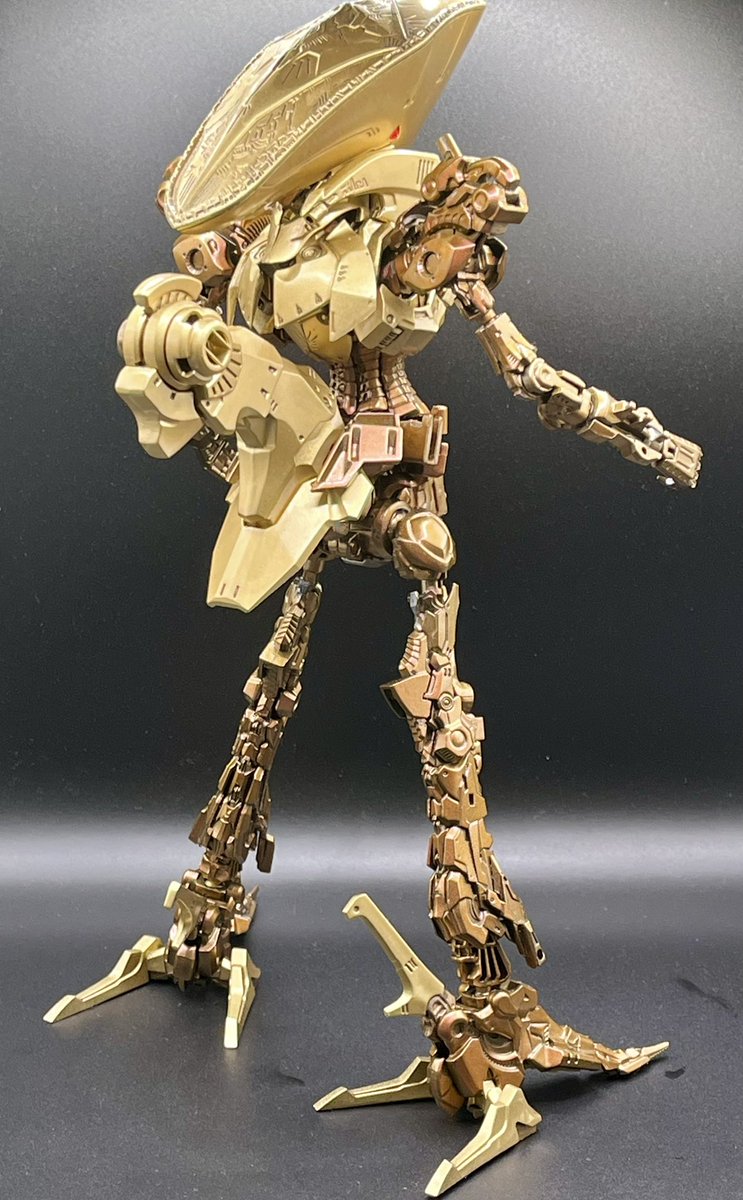 Taishoh77's tweet photo. ゴールド塗装ではエアブラシに勝てないので、フレームのカッパー？を頑張ってみた
・ブラックサーフェイサー
→タミヤライトガンメタル
→クレオスクリアーオレンジ
→タミヤ偏光ピンク/ゴールド
あんま見えなくなるけど…
#fss_jp #ボークス #ボークスims  #缶スプレー #ナイトオブゴールド https://t.co/04aESXUgoW