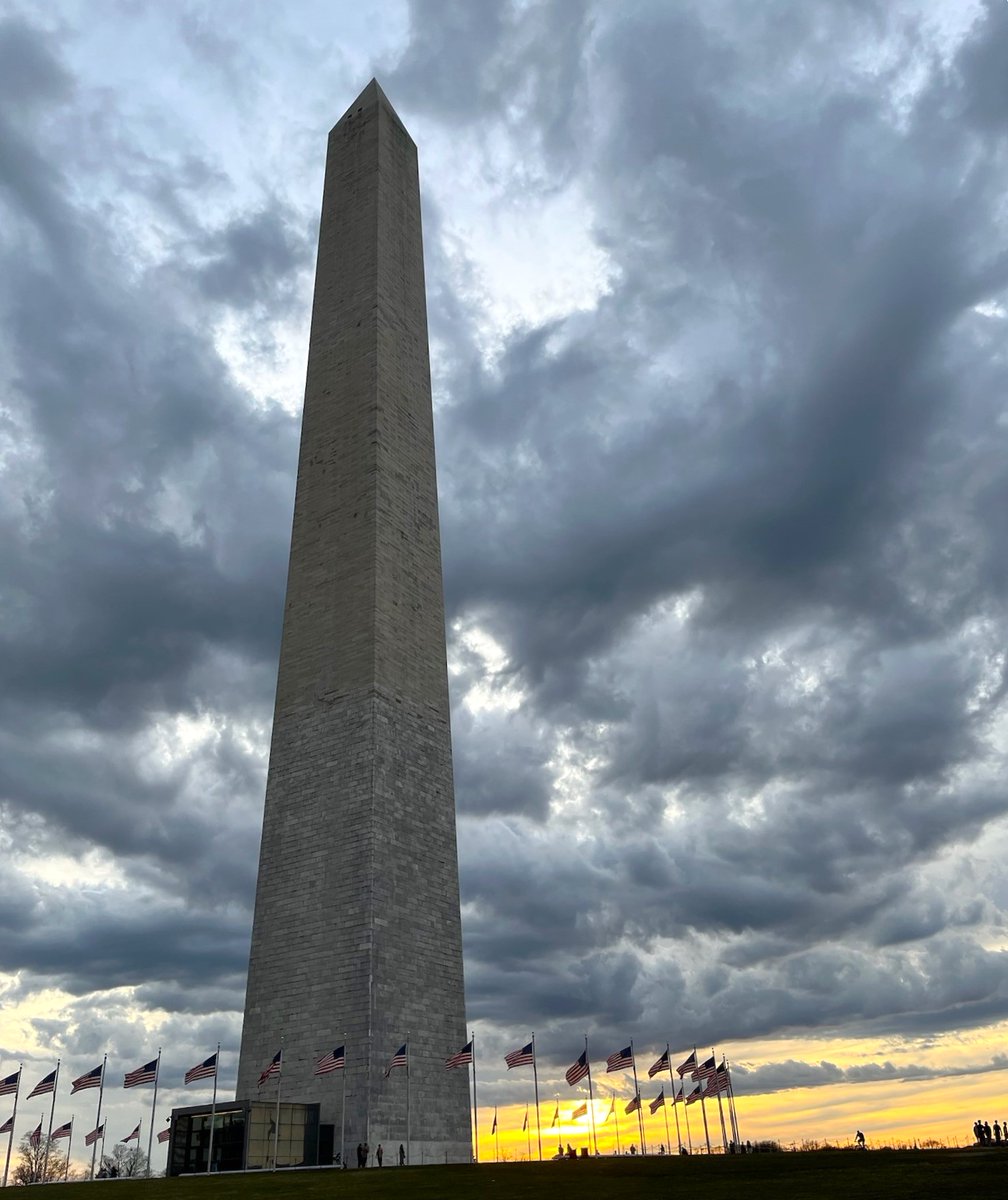 NationalMallNPS's tweet photo. Happy Groundhog Day! Without groundhogs, our rangers have other methods to make weather predictions. If the Washington Monument is wet, it's raining.🌧️ If you can't see it, that indicates thick fog.🌫️ If you can see the Monument's shadow, tickets for the day are probably gone.🌤️ https://t.co/lpCi2iq1yr