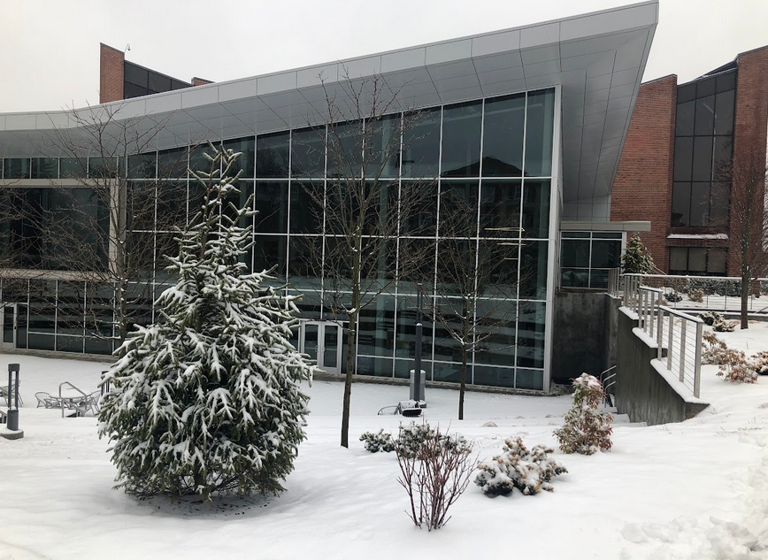 AdelphiU's tweet image. Whether it’s six more weeks of winter or the arrival of spring, campus always looks beautiful! What’s your favorite season on campus? #GroundhogDay #MyAdelphi