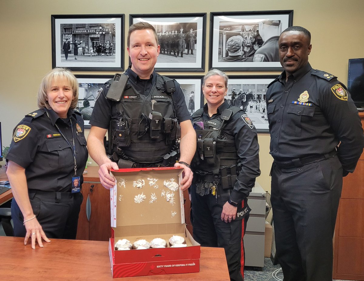 <a href="/OttawaPolice/">Ottawa Police</a> #choosetoinclude yummy <a href="/TimHortons/">Tim Hortons</a> donuts to support Special Olympics Ontario <a href="/SpecialOlympics/">Special Olympics</a>. Delivered by #supercops <a href="/CstSebLemay/">Cst. Seb Lemay</a>  Cst. Lemieux ! Get yours today till Feb 4th!