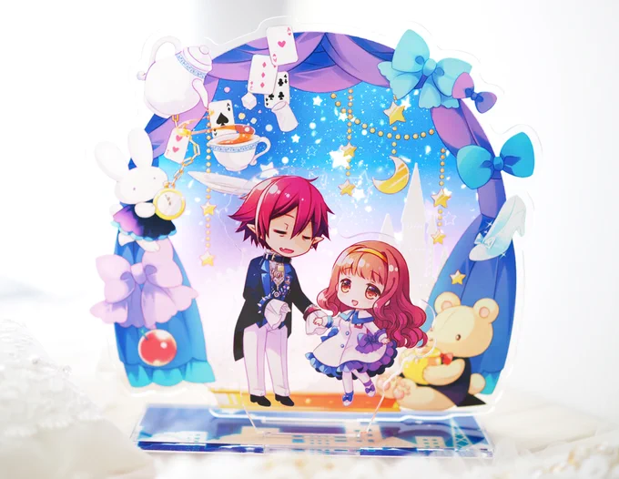 みどりちゃん永遠になった記念にちょっと豪華なアクリルジオラマを出す予定です!!(こちらはサンプル写真です、実際頒布する物は若干修正します…!)B5サイズのアクリル板に台座含め4パーツ入っていて、手前のキャラを入れ替えて飾ったりできます…!#07thフラグメントワールド3 