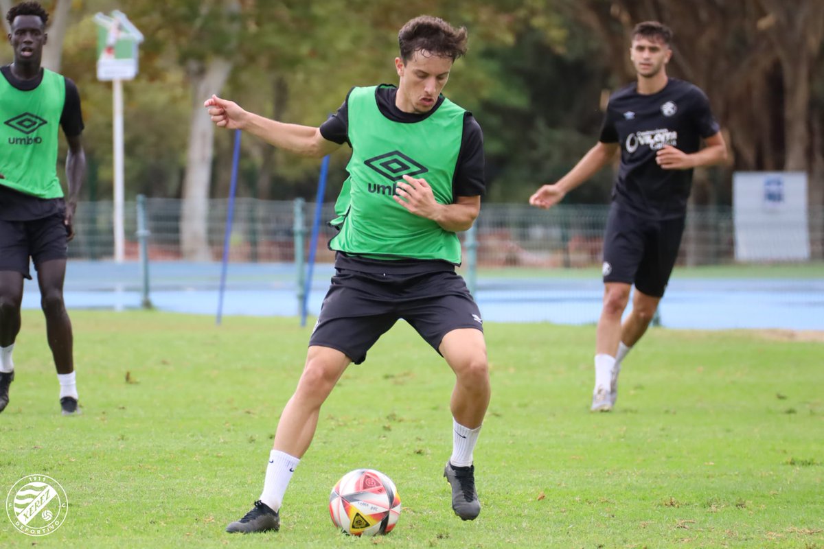 XerezDFC's tweet photo. ⚽✅ Una nueva semana finaliza...

... ¡y las ganas del #XerezSevillaC aumentan! 💙🤩

📣🏟️ ¡Nos vemos en Chapín!

📸 @Tsb97 

#LibreYNuestro https://t.co/Xr3mOTSUlD