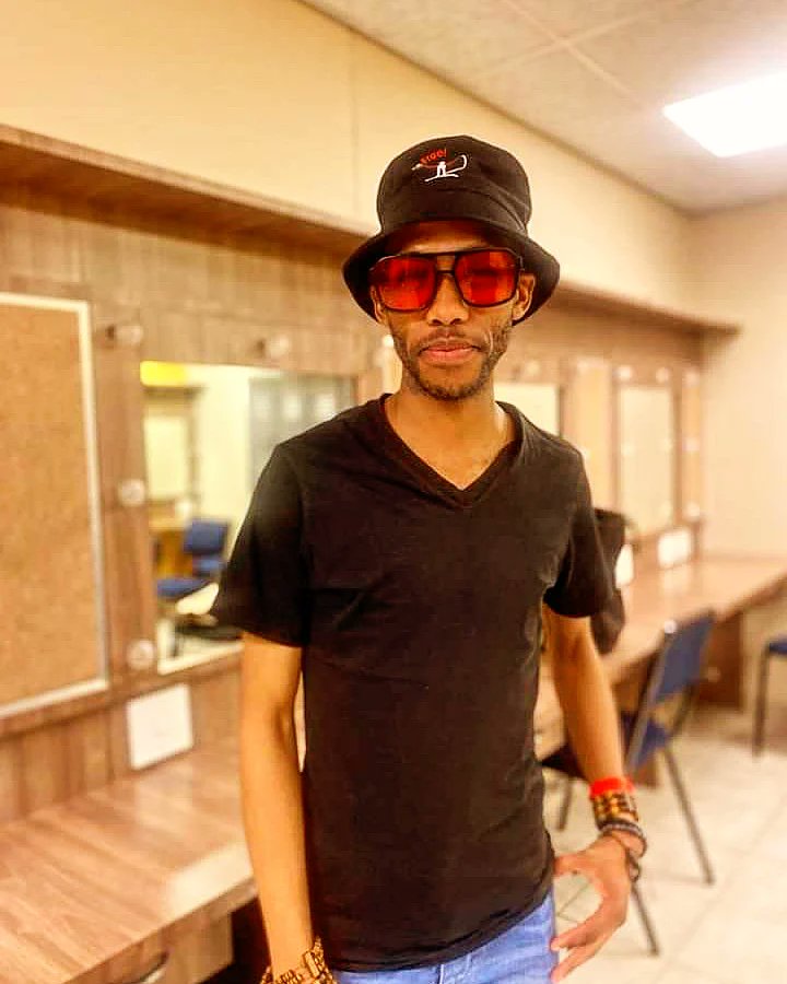 MooCee_Mist's tweet photo. Still alive and still smiling 
Kenna MooCee Mist, a Mmusi'cian. 
#MooCeeMusic 
#Mist 
#Dankie 
Proof ya lewe https://t.co/si0pnvOWnl
