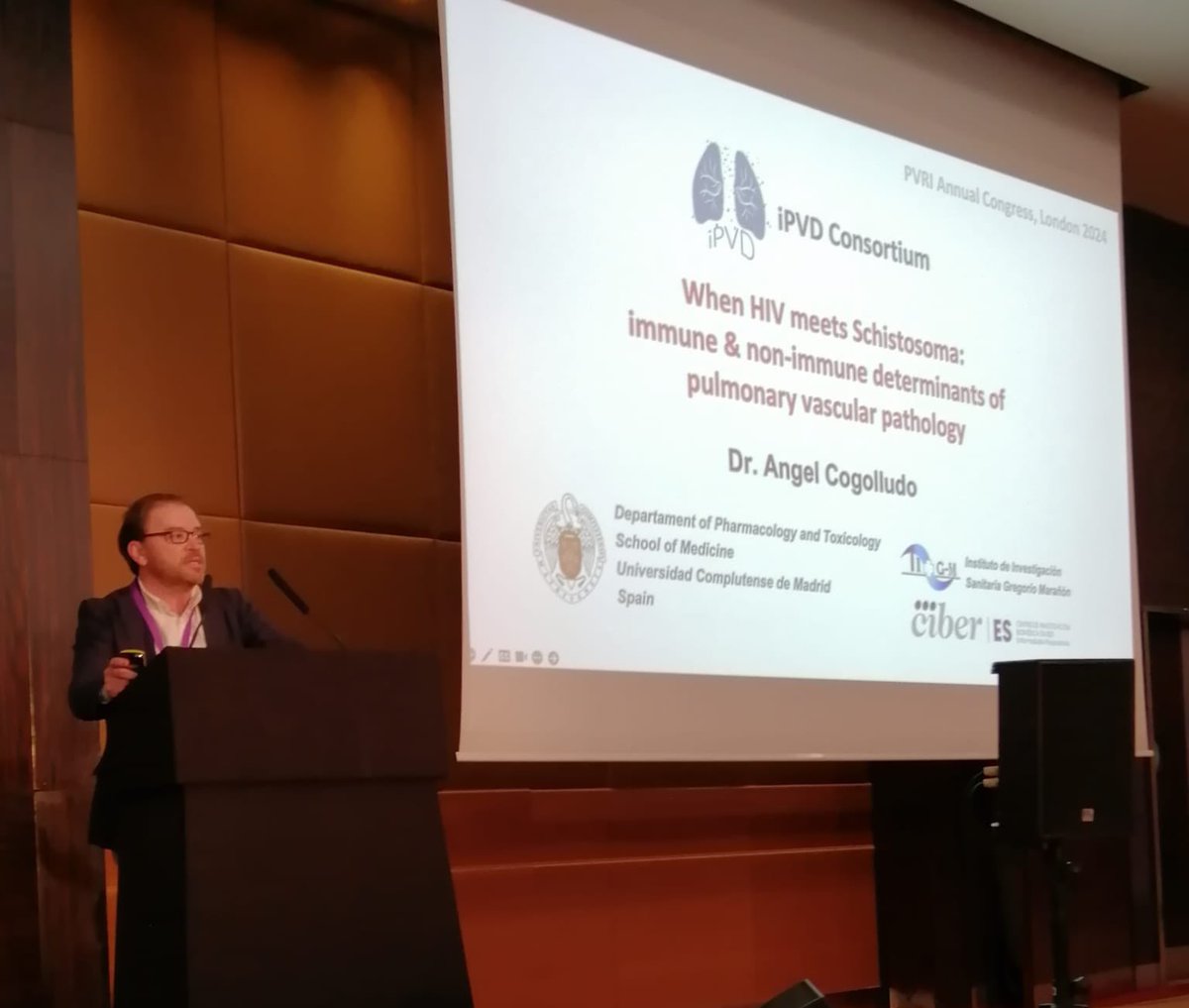 For Dr. Ángel Cogolludo It was a pleasure to attend the @PVRI congress, where he presented the latest advances in his research on pulmonary hypertension 💙🫁 #PVRI2024