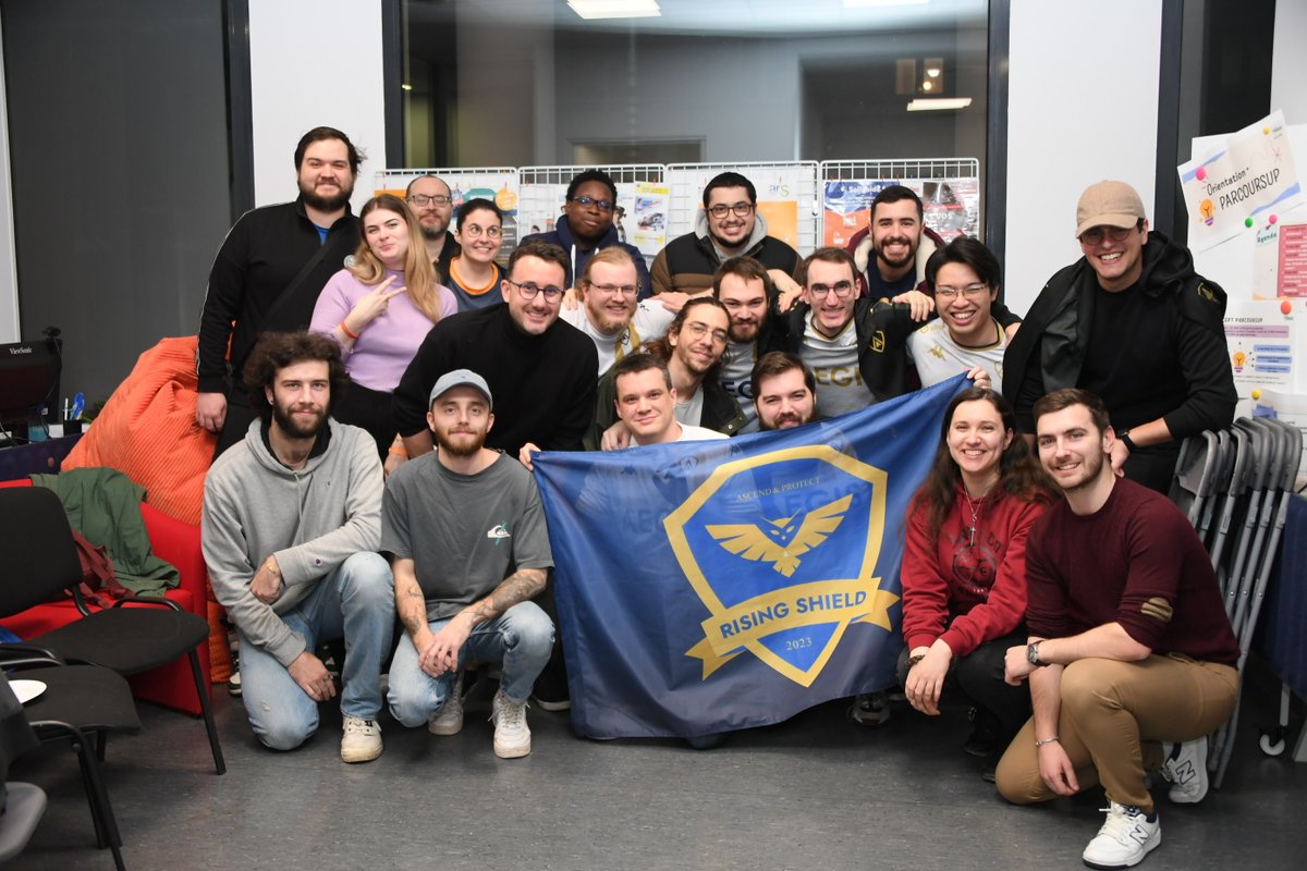 Grosse ambiance hier soir au sein de la Structure Information Jeunesse pour la 2è soirée de visionnage organisée par la ville, en compagnie de <a href="/Team_Aegis_/">AEGIS</a>  en LFL. Pour l’occasion, une bonne partie de la Team avait fait le déplacement, et notamment DrFeelgood, cofondateur.