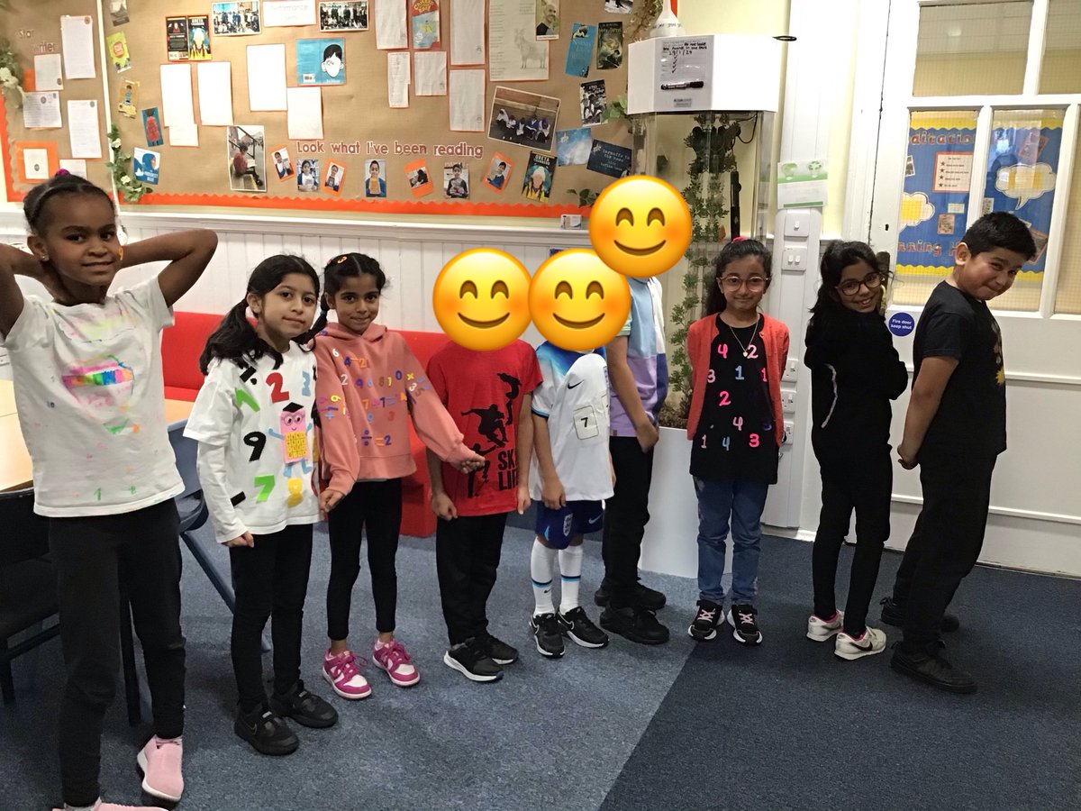 SHPYear3's tweet photo. 3E have done a brilliant job for Number day. Well done 😍 https://t.co/vclcbwGAZu