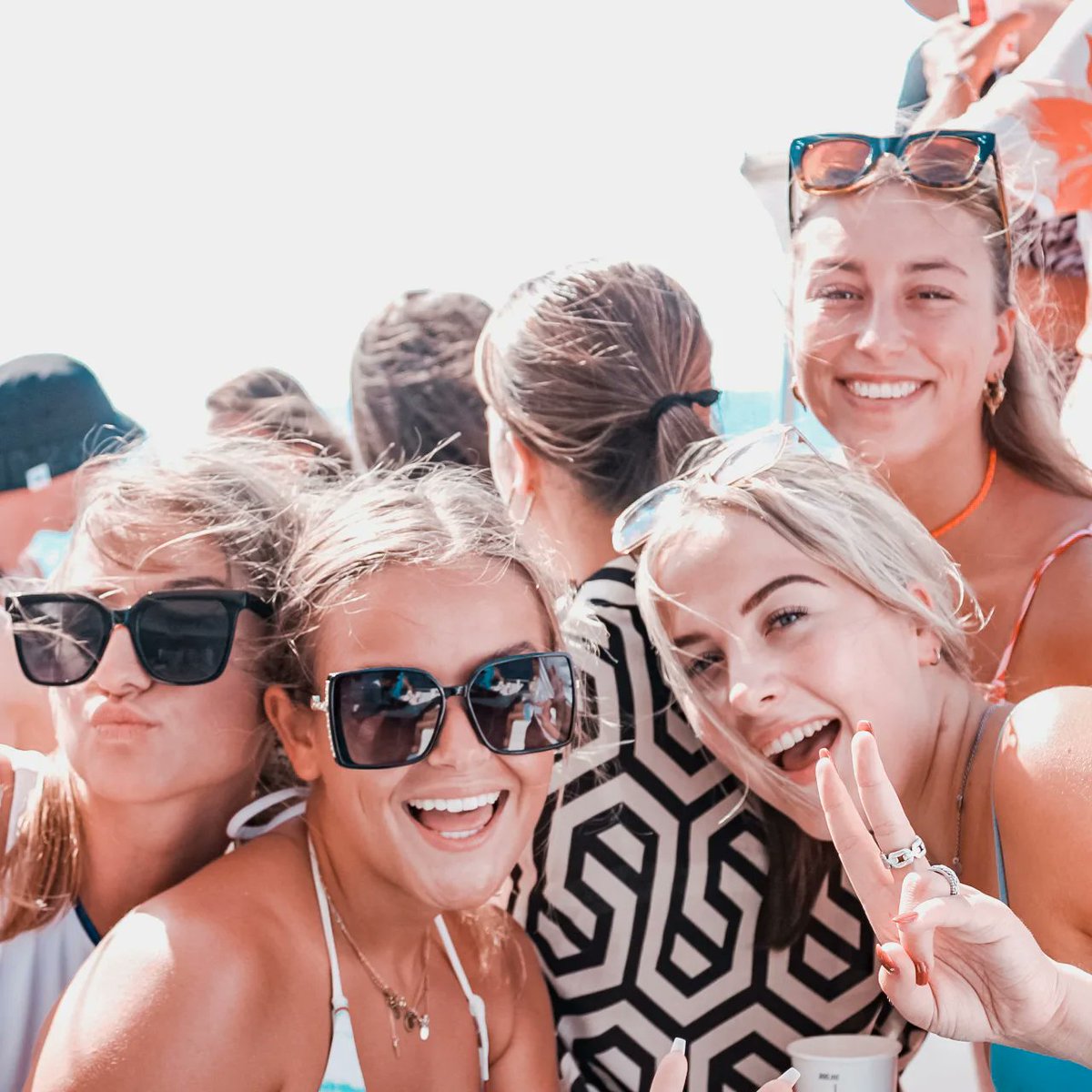 sunlife_events's tweet image. Experience daytime party vibes on the Partyboat Mallorca with Sunlife Events! 🚢☀️ All the details are available at sunlife-events.eu. #SunlifeEvents #DaytimeFun #MallorcaParty