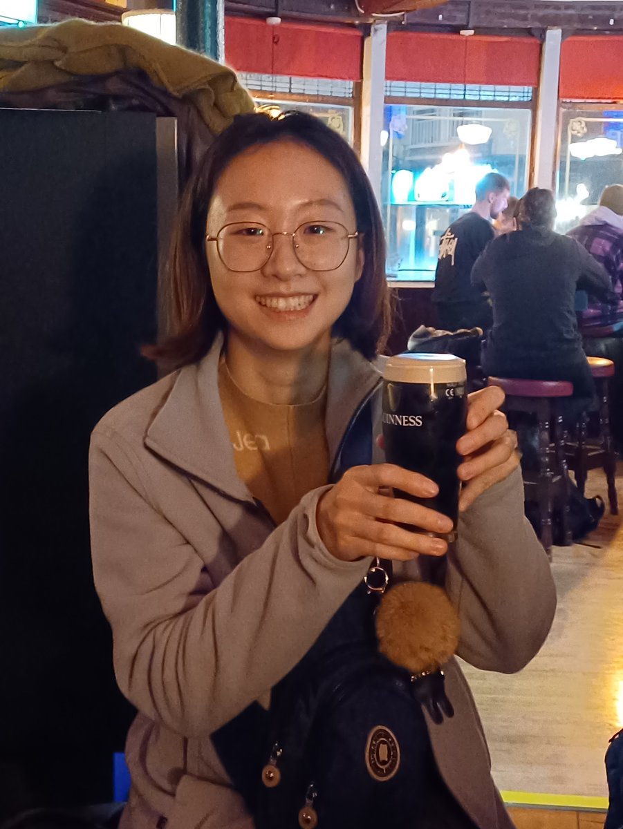 @zgroupUL welcomes Ying Liu in the traditional manner. Ying joins as a post-doc from Zhejiang University🇨🇳 and will be working on molecular solids that can serve as adaptable hosts for gases and vapors. There are close links to the solid state chemistry research in @SSPCentre