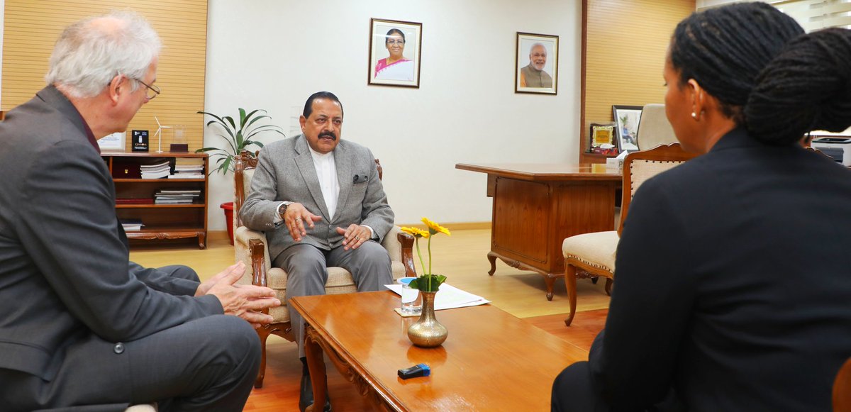 different aspects of Diabetes. The Professor also discussed pharmaceuticals, biotechnology and his area of academics “Bio-orthogonal Chemistry” for which he received  the Nobel Prize in 2022.
2/2