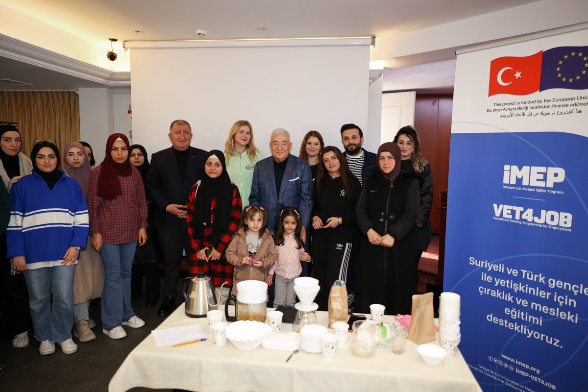 İstihdam odaklı olarak İMEP programı kapsamında İstanbul Esnaf ve Sanatkarlar Odaları Birliği tarafından başlatılan Barista Kurslarında 12. grubun eğitimleri tamamlandı. Eğitim sonunda sertifika alan gençler, istihdama kazandırıldı.