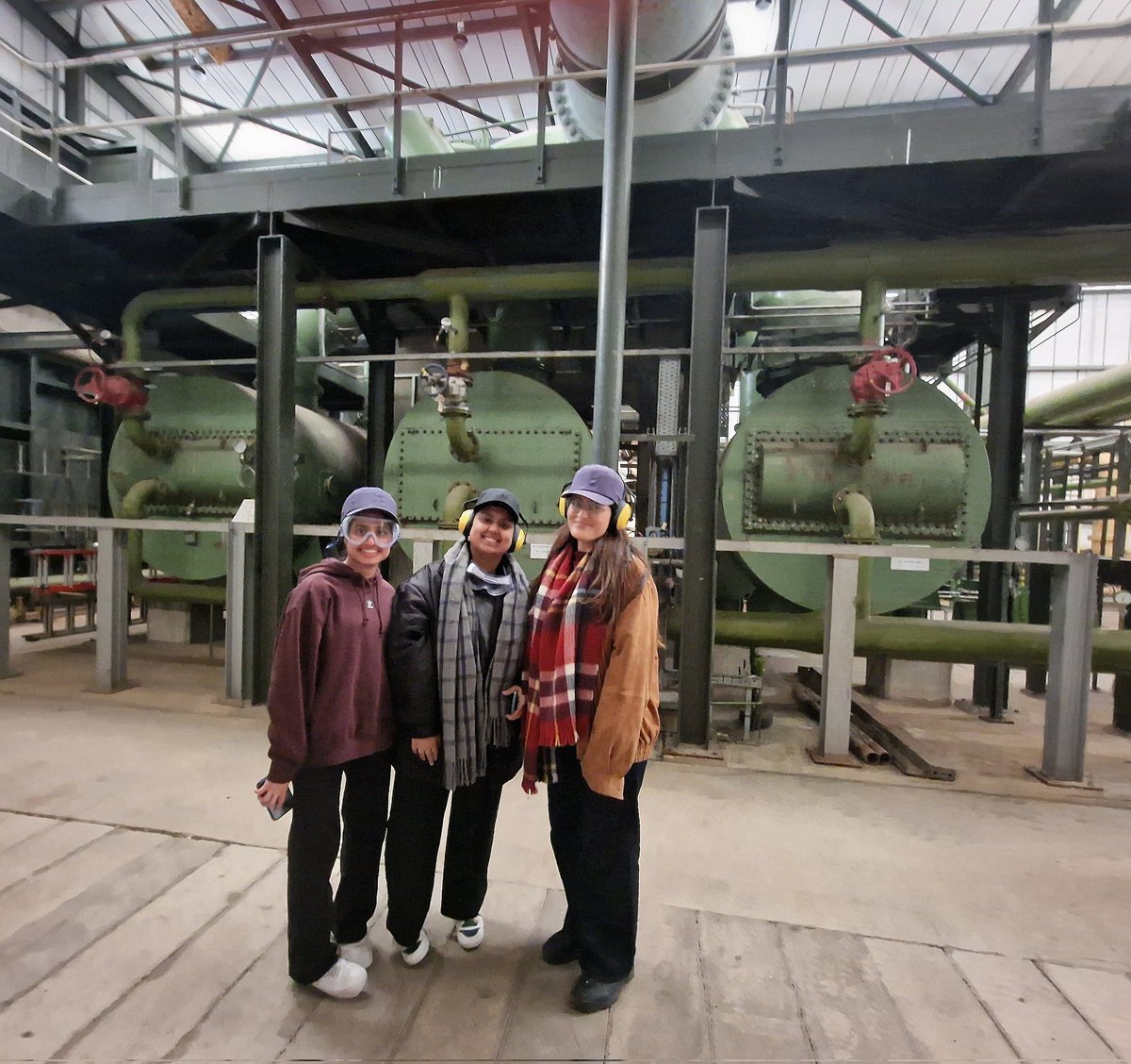 AnnaKarinAxels1's tweet photo. Industrial field trip to BOC air separation unit (ASU) gave our students a great opportunity to see real-life processes. Thank you, BOC Fawly, for a memorable day. @CEE_LSBU @LSBU https://t.co/F7LM7C5A9f