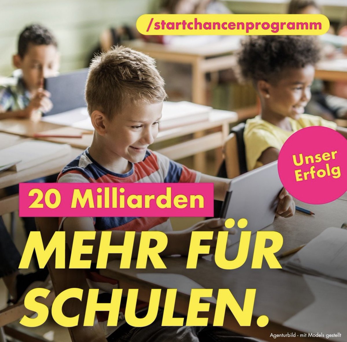 Das #startchancenprogramm kommt! Die historische Initiative von Bildungsministerin @starkwatzinger für das größte Bildungsprogramm der Geschichte Deutschlands! 4000 Schulen erhalten in den nächsten 10 Jahren Mittel, um #Chancengerechtigkeit und Aufstiegsmöglichkeiten zu schaffen.