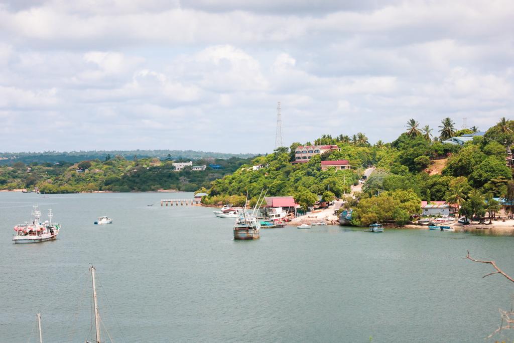 pulla_moses's tweet image. Kilifi Old Ferry from Mnarani.
🏝️
#Kilifi