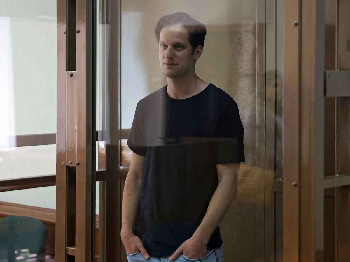 It’s Friday, Feb 2, 2024.

WSJ reporter Evan Gershkovich was detained by the Russian FSB on March 29, 2023.

310 DAYS AGO.

WSJ: “It is chilling &amp; outrageous that Evan has now spent 10 months of his life in prison….Journalism is not a crime”

FREE HIM!

#IStandWithEvan