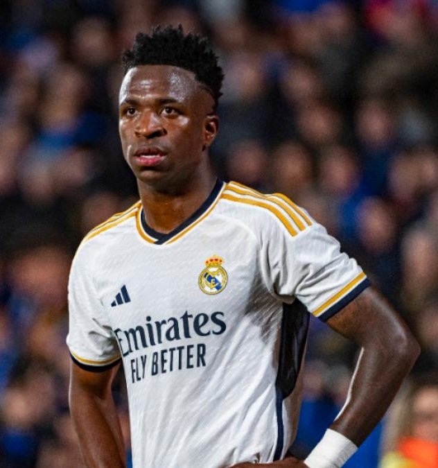 ElInmortal____'s tweet photo. Que Bellingham llame violador a un maltratador que pegaba a su mujer es digno de sanción.

Que cientos de aficionados llamen mono a Vinicius como ocurre cada semana, no.

NO ES FÚTBOL. ES LA LIGA. https://t.co/pwkPiHdBIv