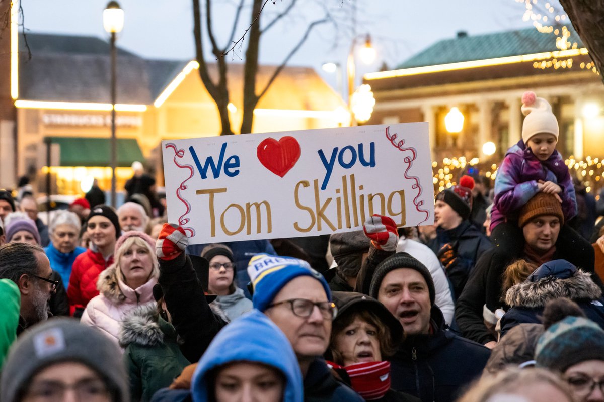 Ashlee_Rezin's tweet photo. Woodstock Willie &amp; Tom Skilling predicted an early spring this morning! 

#GroundhogDay2024 @Skilling https://t.co/vg0lFJy4ma